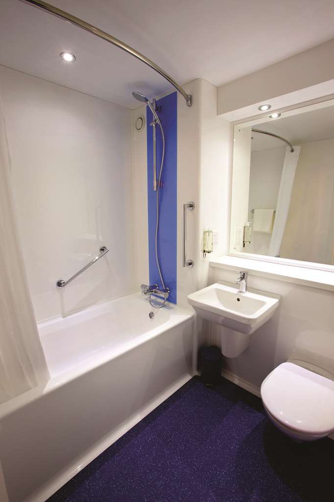 Travelodge Wadebridge Room photo