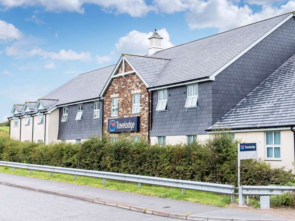 Travelodge Wadebridge Exterior photo