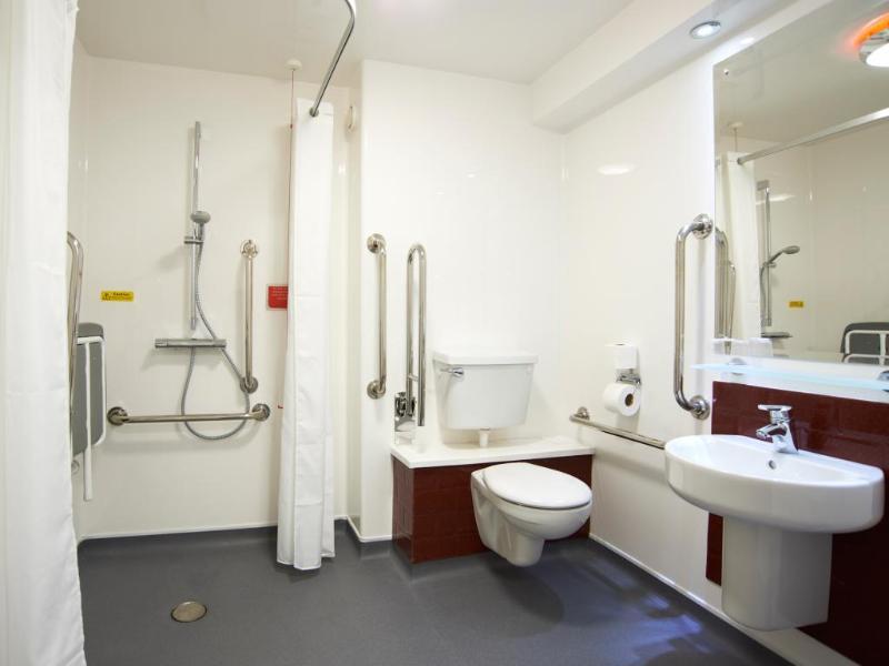 Travelodge Wadebridge Exterior photo